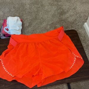 Lululemon Fast and Free Reflective High-Rise
Classic-Fit Short 2.5” size 6